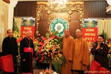 Đoàn HĐGM Việt Nam chúc mừng Phật đản tại Trụ sở TW GHPGVN