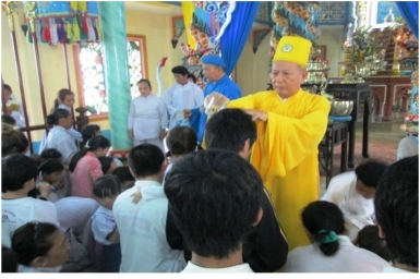 Thánh Thất Sài Gòn mừng lễ Vu Lan 2012 và tặng quà cho các hộ nghèo