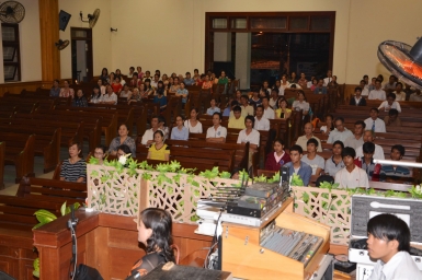 Truyền giảng Tin Lành tại Chi hội Nha Trang