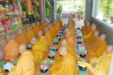 Phật an cư không tiếp khách