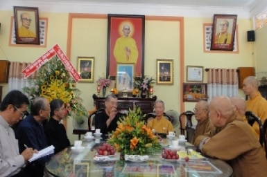 Phái đoàn Tòa TGM Sài Gòn chúc mừng Đại lễ Vesak (2557 PL)