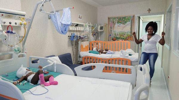 Bệnh viện nhi đồng Bambino Gesù gia tăng hoạt động nghiên cứu khoa học và chăm sóc sức khỏe