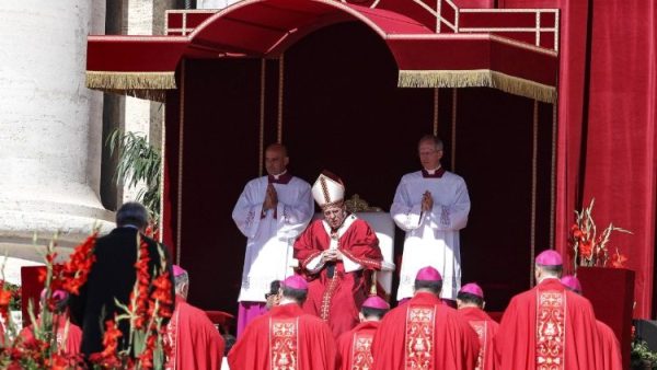 ĐGH Phanxicô dâng lễ với các tân Hồng y và tân Tổng Giám Mục chính tòa