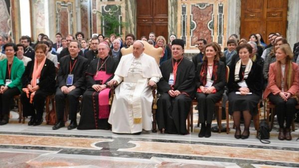 Đức Giáo hoàng tiếp các tham dự viên hội nghị “Phụ nữ trong Giáo hội: Những nghệ nhân của nhân loại”