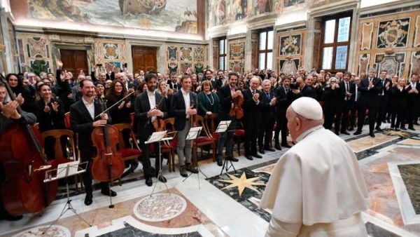 Đức Giáo hoàng: Khiêm tốn và quảng đại là hai đức tính của một nghệ sĩ đích thực