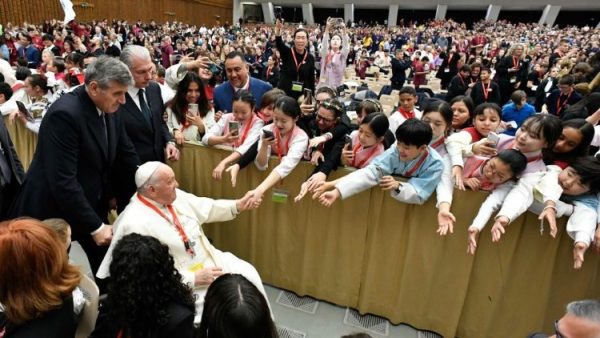 Đức Giáo hoàng mời gọi các ca viên phục vụ với niềm vui, khiêm tốn và tinh thần cầu nguyện