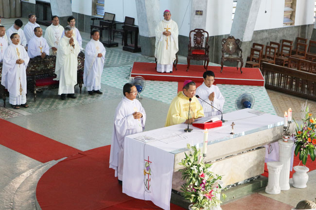 Thánh lễ khai mạc Đại hội Gia đình Trẻ tại TGP Huế