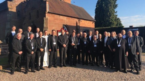 ĐGH khuyến khích các Giám mục châu Âu gần gũi với dân chúng