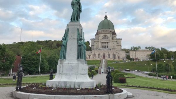 Các lãnh đạo tôn giáo ở Quebec phê bình việc siết chặt các hạn chế ngừa virus ở những nơi thờ phượng
