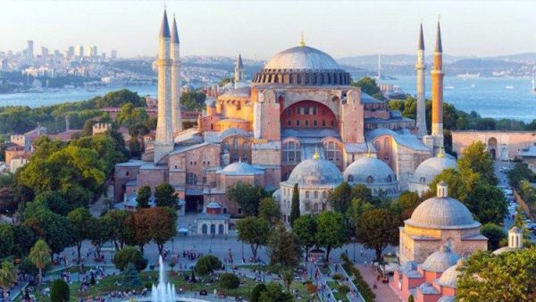 Tranh luận giữa Hy Lạp và Thổ Nhĩ Kỳ về tình trạng của đền thờ Santa Sofia