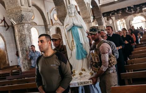 Iraq: 15 bức tượng Đức Mẹ Lộ Đức mới thay thế cho các tượng đã bị phá hủy