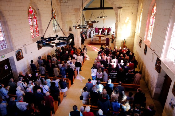 Pháp: nhà thờ Saint-Etienne-du-Rouvray mở cửa trở lại