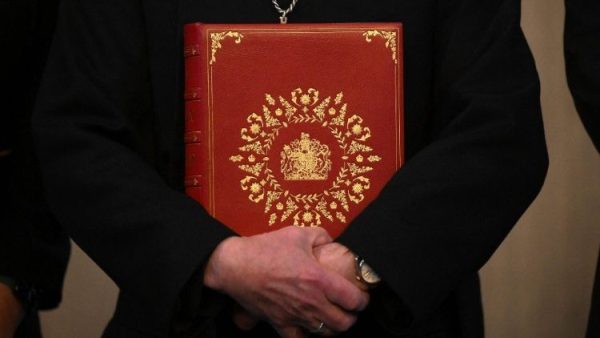 Vua Charles của Anh sẽ nhận một sách Kinh Thánh trong lễ đăng quang