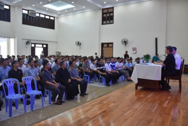 ĐCV Thánh Giuse Sàigòn: Đức TGM Savio Hon Tai-Fai thăm mục vụ và dâng Thánh lễ