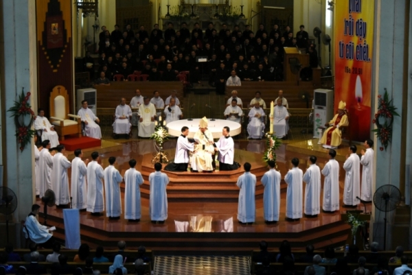 Tổng Giáo phận Sài Gòn: Thánh lễ trao ban tác vụ Phó tế 2017