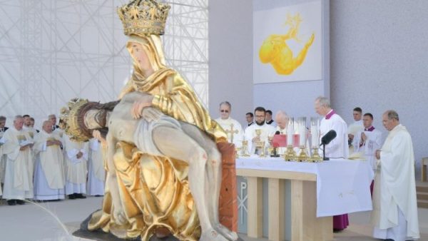 Lòng tôn kính Đức Mẹ tại Rumani, Cộng hoà Séc và Slovakia - 