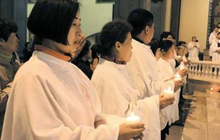 Trung Quốc: Gần 20.000 người được rửa tội vào dịp lễ Phục sinh 2016