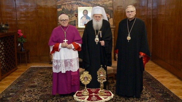 ĐGH tặng thánh tích hai thánh Clêmentê và Potito cho Giáo hội Chính thống Bulgari