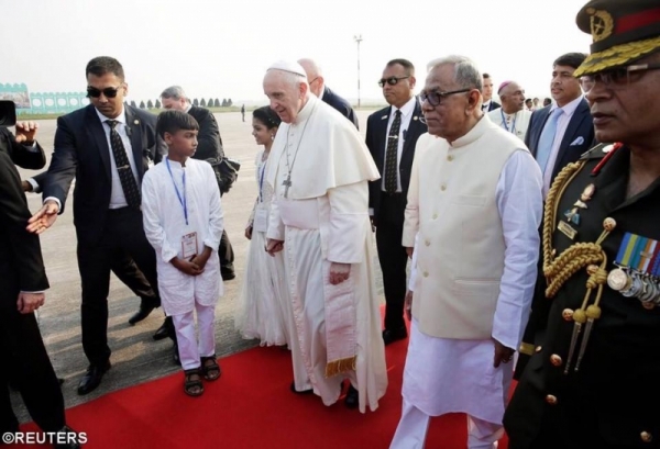 Đức Giáo hoàng Phanxicô đã đến Bangladesh