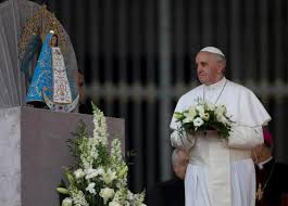 Đức Giáo hoàng Phanxicô cầu nguyện với Mẹ Maria