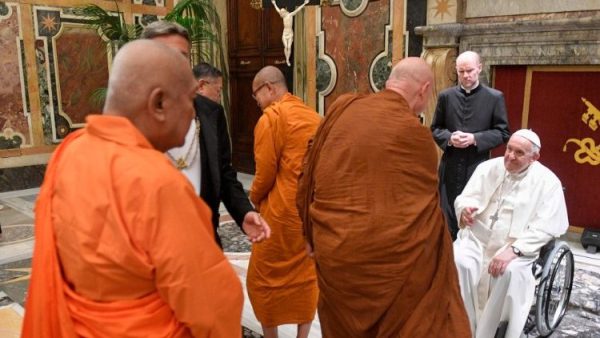 ĐGH gặp phái đoàn Phật giáo của Thái Lan