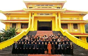 Chủng sinh ĐCV Hà Nội thăm Học viện Phật giáo VN (26.11.2017)