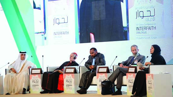 Đức Hồng y Tauran tham dự Hội nghị liên tôn quốc tế tại Qatar