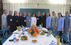 Nữ tu sinh viên Công giáo thăm Tập đoàn giáo sĩ Cao Đài (06.11.2018)