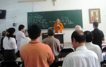Học viện Mục vụ: Giảng khóa Kitô giáo và Phật giáo