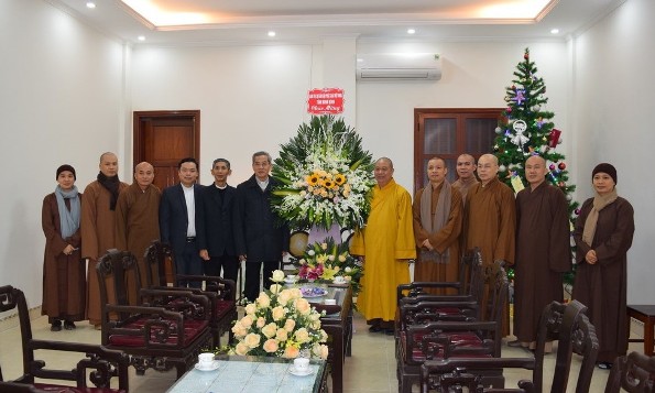 Đức TGM Giuse Nguyễn Năng tiếp Ban Trị sự Giáo hội Phật giáo tỉnh Ninh Bình
