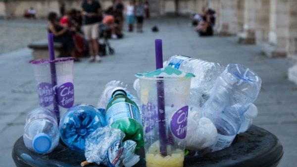 Vatican đang tiến dần đến việc không sử dụng đồ nhựa chỉ dùng một lần