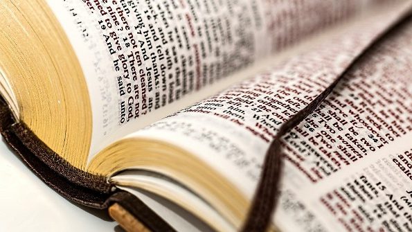 Cuốn Kinh Thánh 400 tuổi bị trộm ở Mỹ được tìm thấy ở Hà Lan