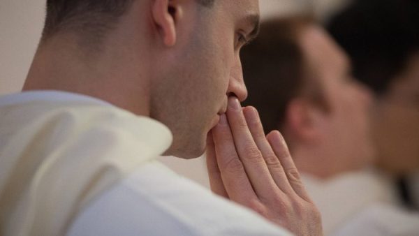 Tại sao một giáo xứ Hoa Kỳ trong 7 năm qua , mỗi năm đều có một tân linh mục?