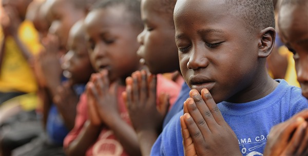 Cầu nguyện với con trẻ