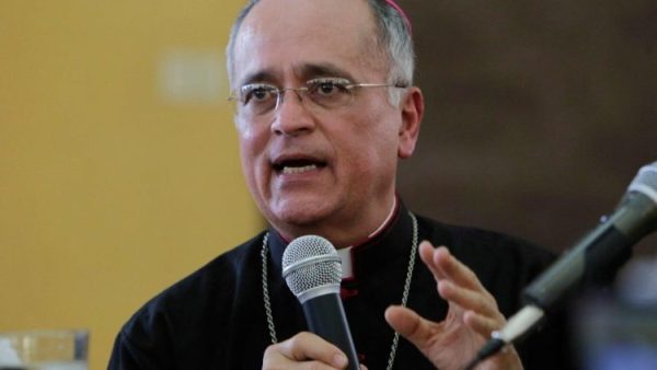 Nicaragua tước quyền công dân của Đức cha Baez và một linh mục