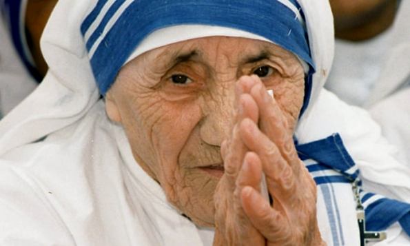 12 câu nói gợi hứng cho cuộc sống hằng ngày từ Mẹ Thánh Têrêsa Calcutta