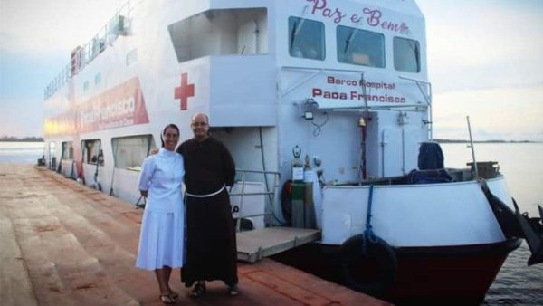 Miền Amazon: Niềm hy vọng và niềm an ủi của Chúa Kitô trên một con tàu