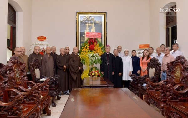 Ban Trị sự Phật giáo TP.HCM chúc mừng Giáng sinh 2022 tại Tòa Tổng Giám mục