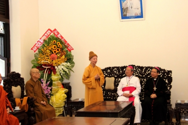 Thành hội Phật giáo: Chúc mừng Giáng sinh Toà TGM SG