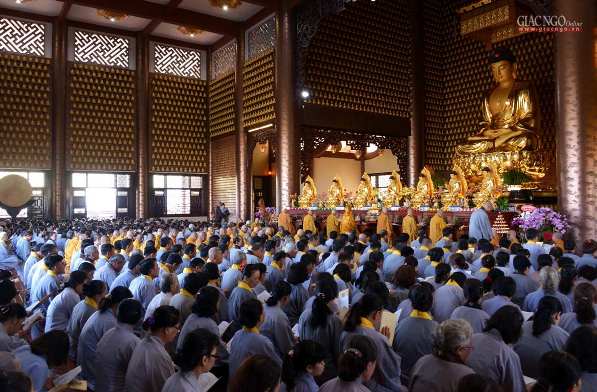 Trang nghiêm khai đàn Pháp hội Dược Sư tại chùa Huê Nghiêm