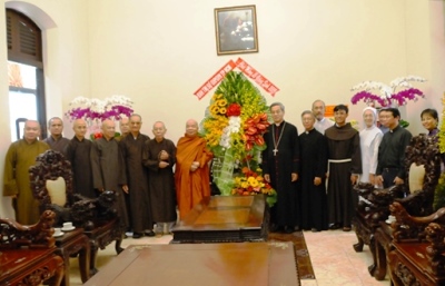 Ban Trị Sự Phật giáo Tp.HCM, Hà Nội và Thái Bình chúc mừng Giáng sinh 2019