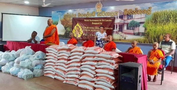 Phật tử Hồng Kông quyên góp các nhu yếu phẩm cho Sri Lanka