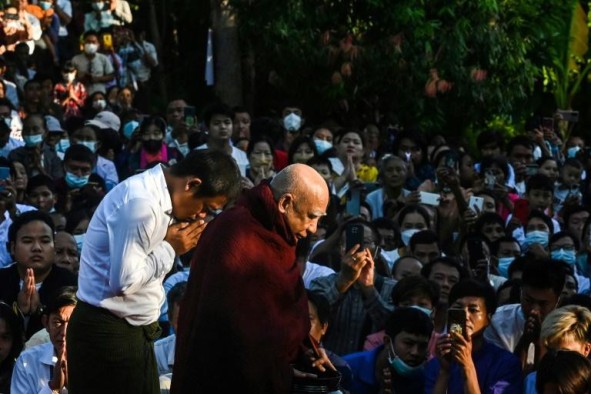 Myanmar: Nhà sư 80 tuổi trở thành điểm tựa tinh thần trong biến động