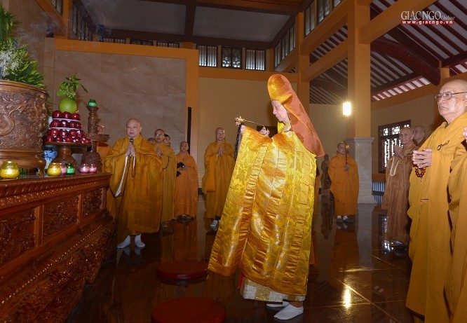 Thiêng liêng khóa lễ tâm linh tại Việt Nam Quốc Tự
