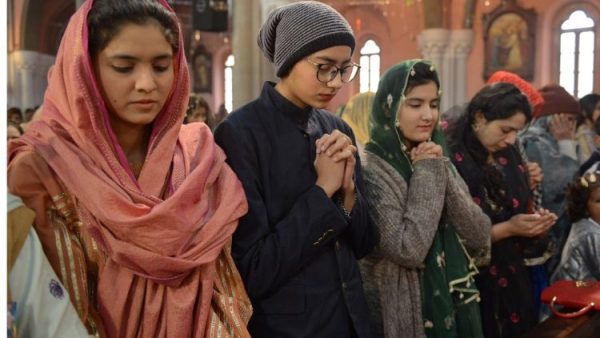 Nhiều thiếu nữ Kitô và Ấn giáo Pakistan bị bắt cóc và buộc theo Hồi giáo