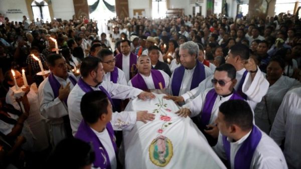 Các GM El Salvador lên án bạo lực và việc sát hại hai linh mục