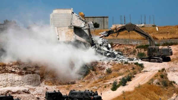 Israel bắt đầu phá hủy hàng chục ngôi nhà của người Palestine