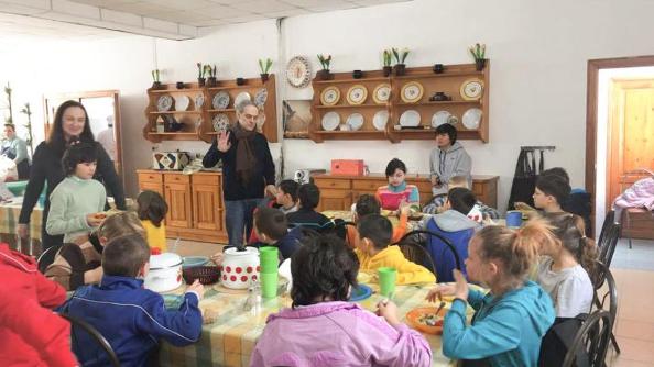 Các Kitô hữu và người Hồi giáo cùng chăm sóc trẻ em khuyết tật ở Kazakhstan