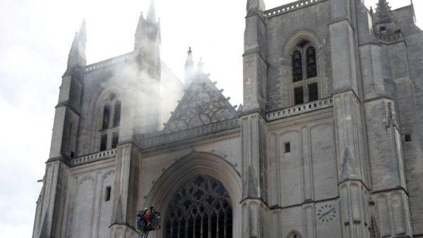 Người đốt nhà thờ chính tòa Nantes ở Pháp đã thừa nhận tội