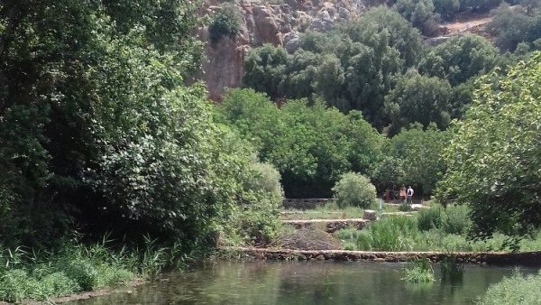 Tín hữu có thể viếng nhà thờ thánh Gioan Tẩy Giả ở sông Jordan